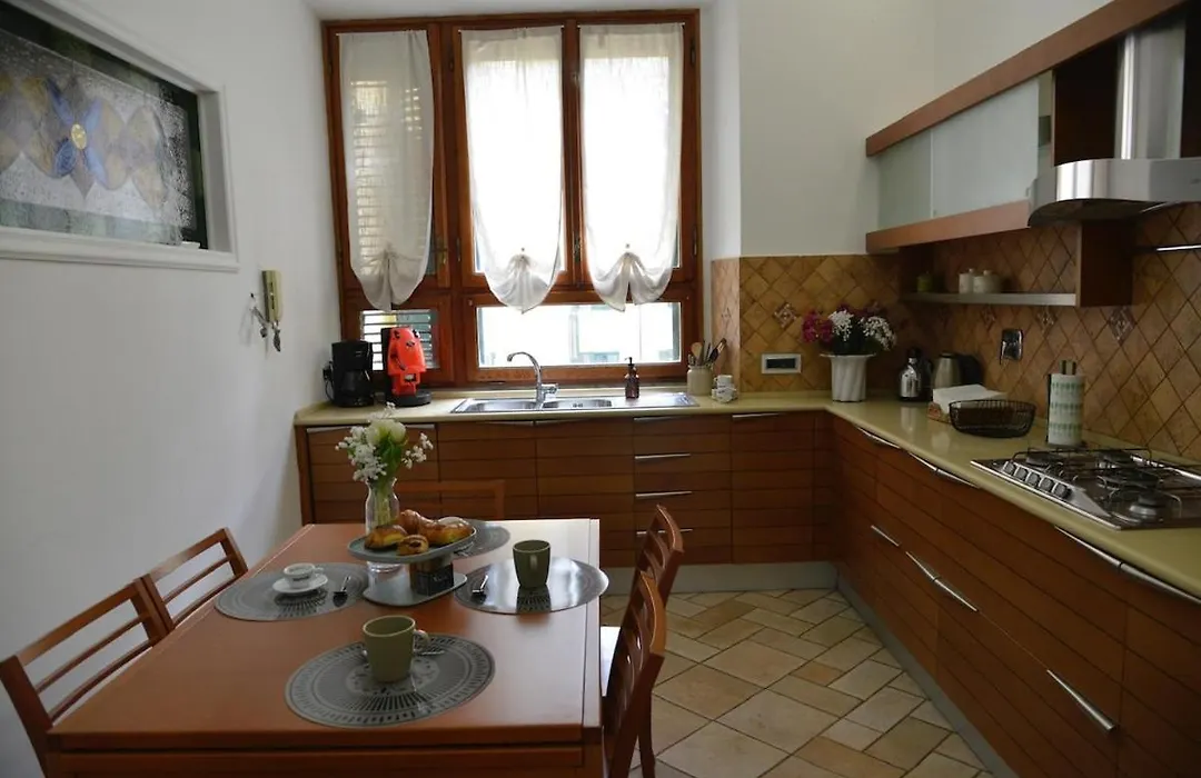 Casa Iulia - Raffinata Dimora Nel Cuore Di Roma-1